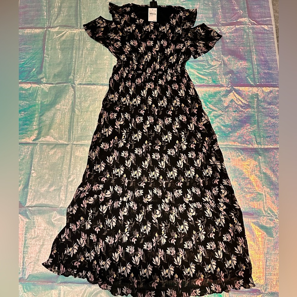 BOBEAU NWT SIZE MEDIUM COLD SHOULDER LONG BLACK DRESS W/ LIGHT PINK FLOWERS